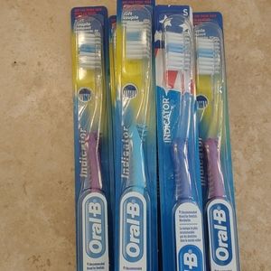 1 Oral B indicator toothbrush
